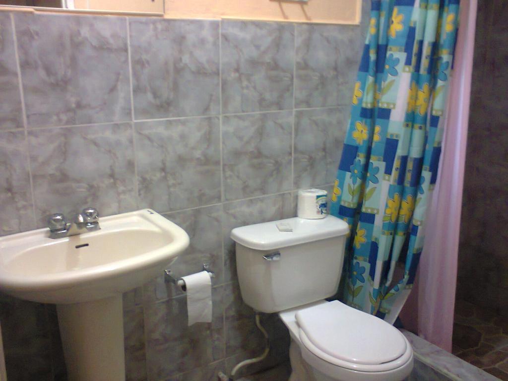 Отель Yard Style Кингстон Номер фото