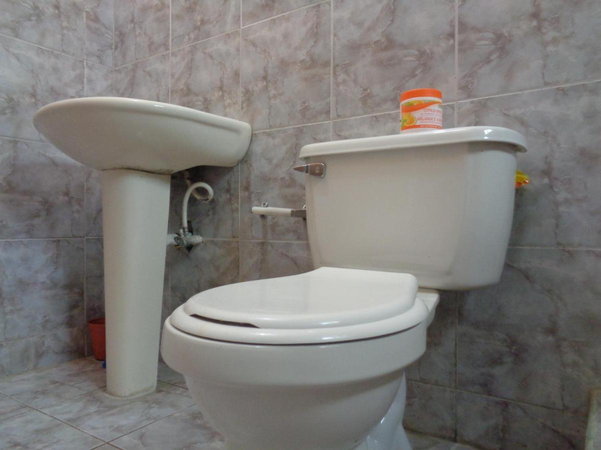 Отель Yard Style Кингстон Номер фото